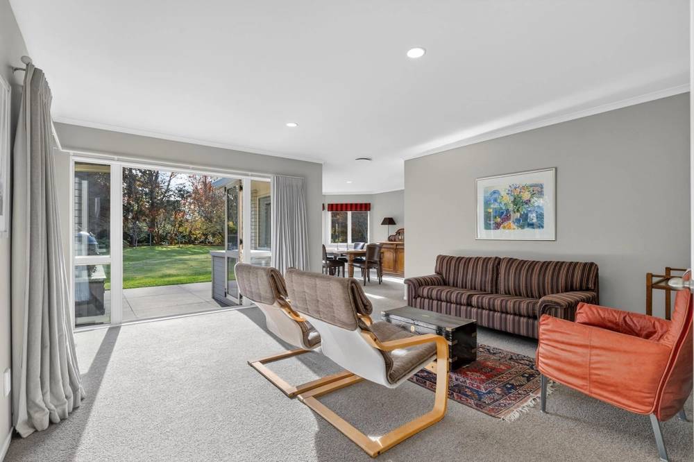 Photos of 328 Newell Road