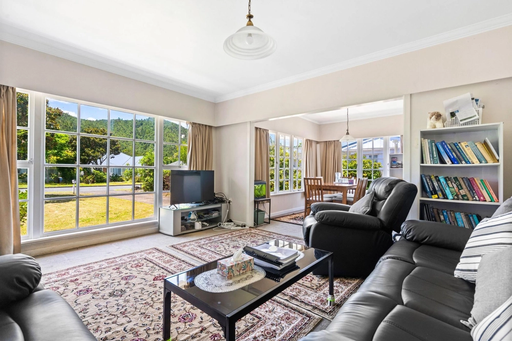 Photos of 24 Lovatt Crescent