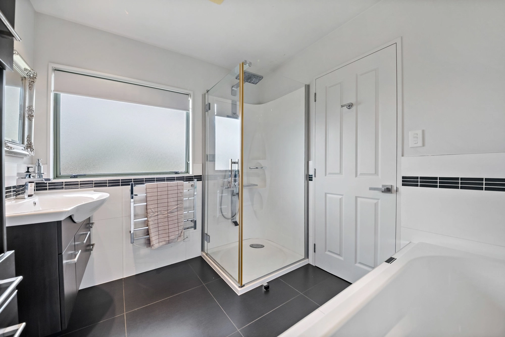 Photos of 40 Whiting Grove