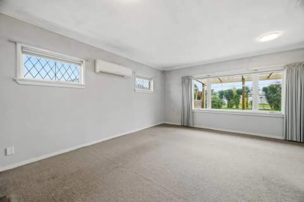 Photos of 25 Russell Road