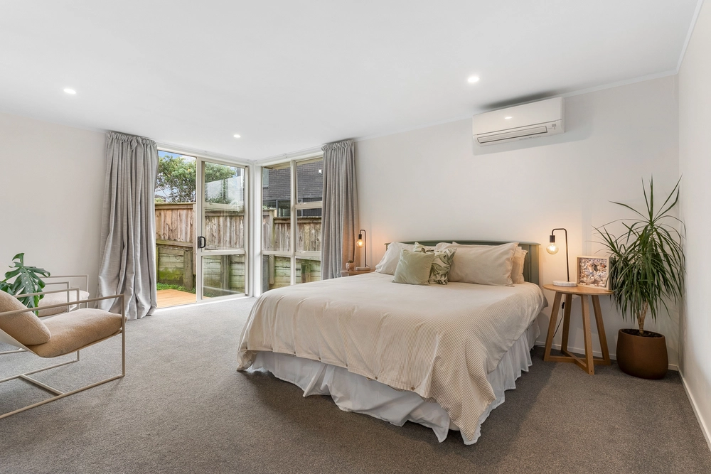 Photos of 4 Lyndhurst Street