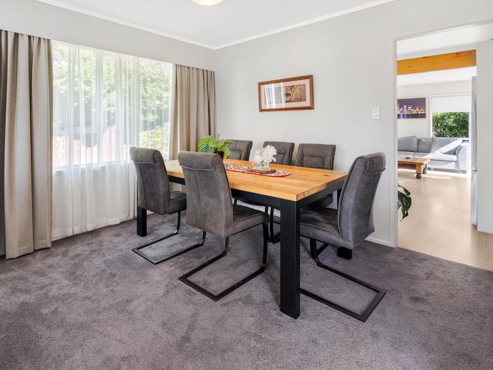 Photos of 22 Jandell Crescent