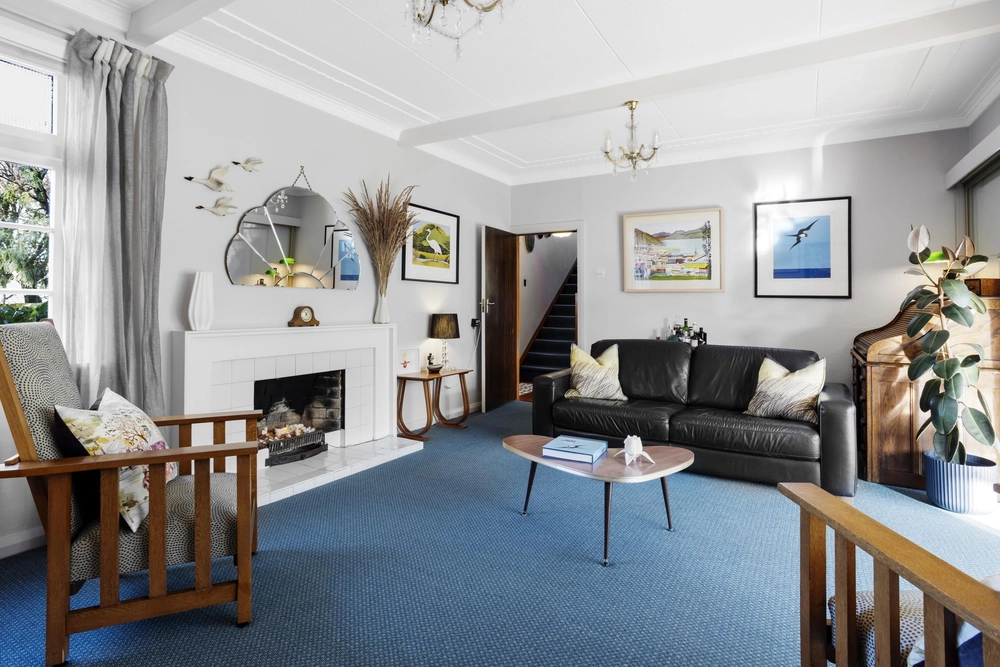 Photos of 8 Neidpath Road