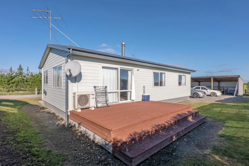 Photos of 1824 Pole Road