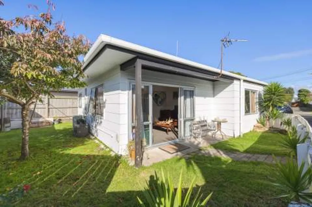 Photos of 295B Dickson Road