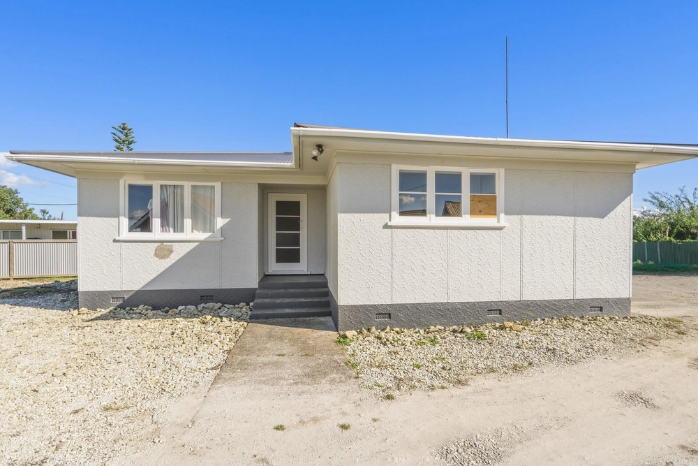 Photos of 16 Ruawai Wharf Road
