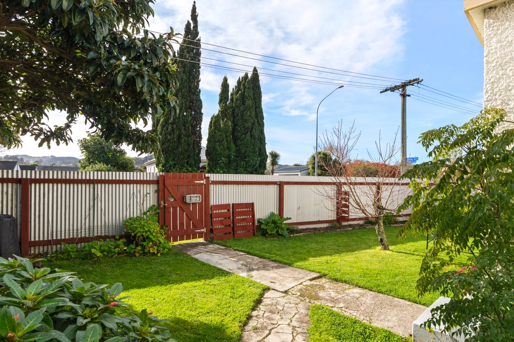 Photos of 121 Wainui Road