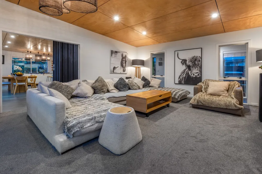 Photos of 39 Waipunahau Road