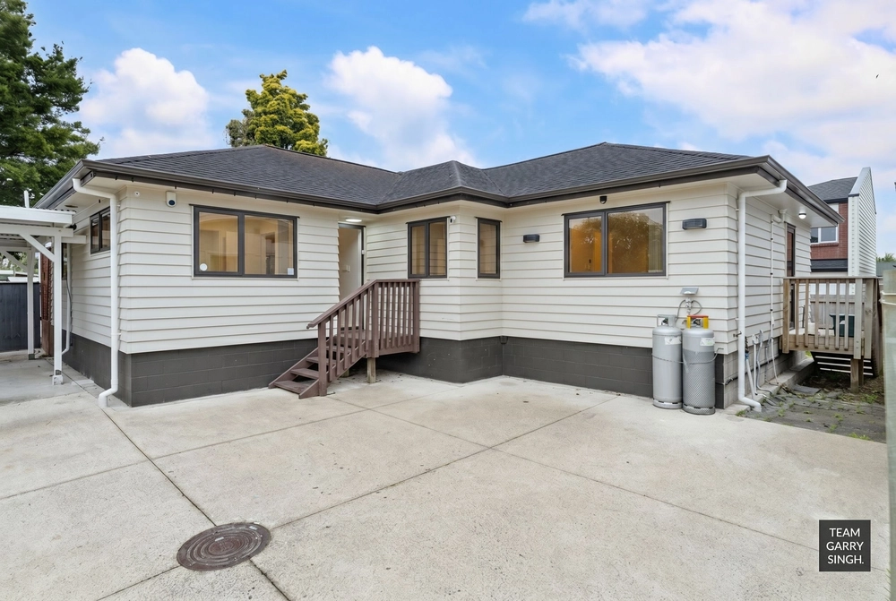 Photos of 12A Berwyn Avenue
