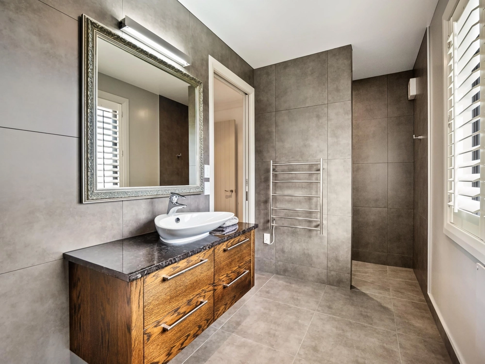 Photos of 265A Hot Springs Road