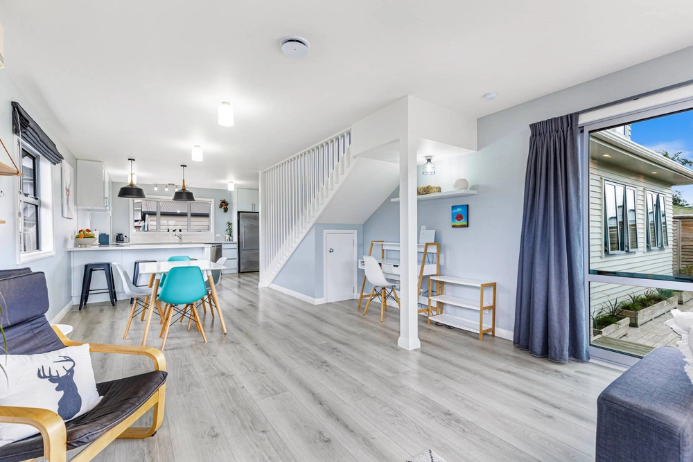 Photos of 103a wharf road te
