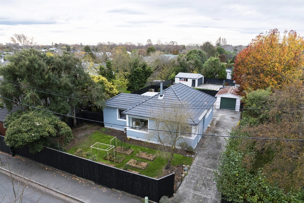 Photos of 36 Eveleyn Couzins Avenue