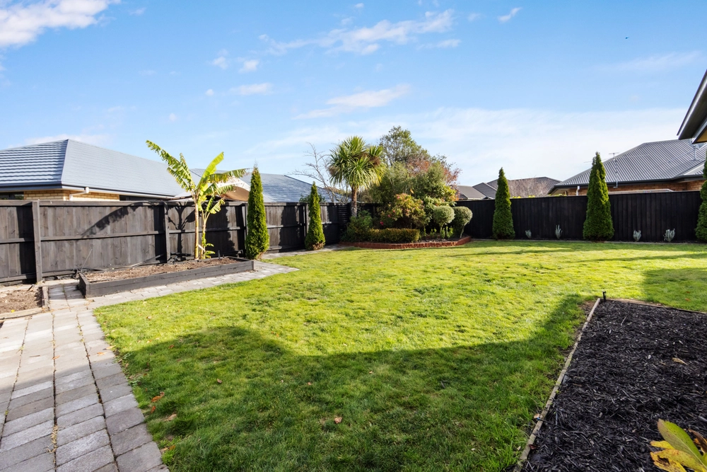 Photos of 45 Kinsella Crescent