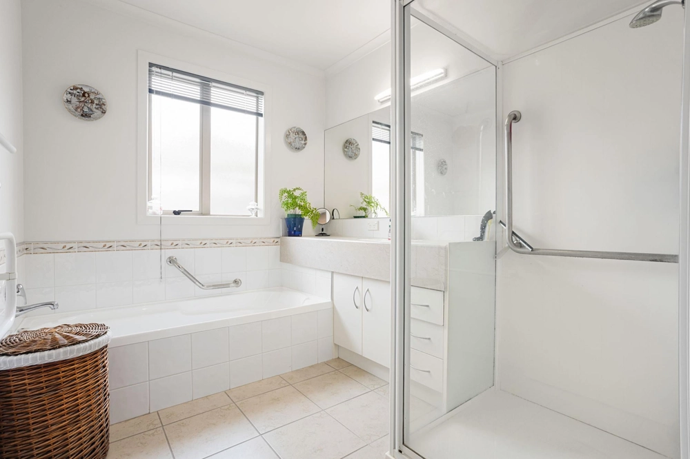 Photos of 55 Sovereign Isle Lane