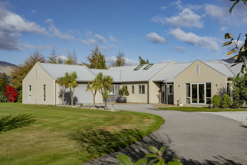 Photos of 1153 Aubrey Road