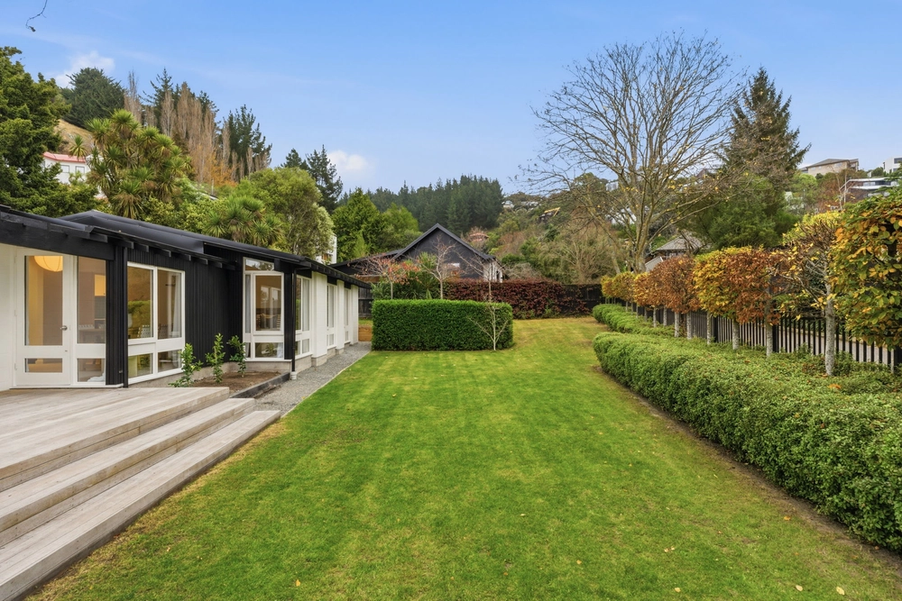 Photos of 21 Gunns Crescent