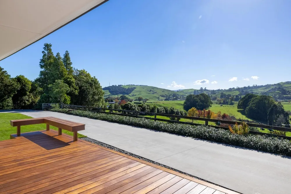 Photos of Unit 3, 957 Taotaoroa Road