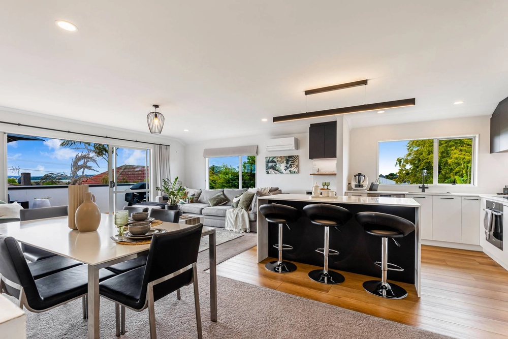Photos of 79a wharf road te