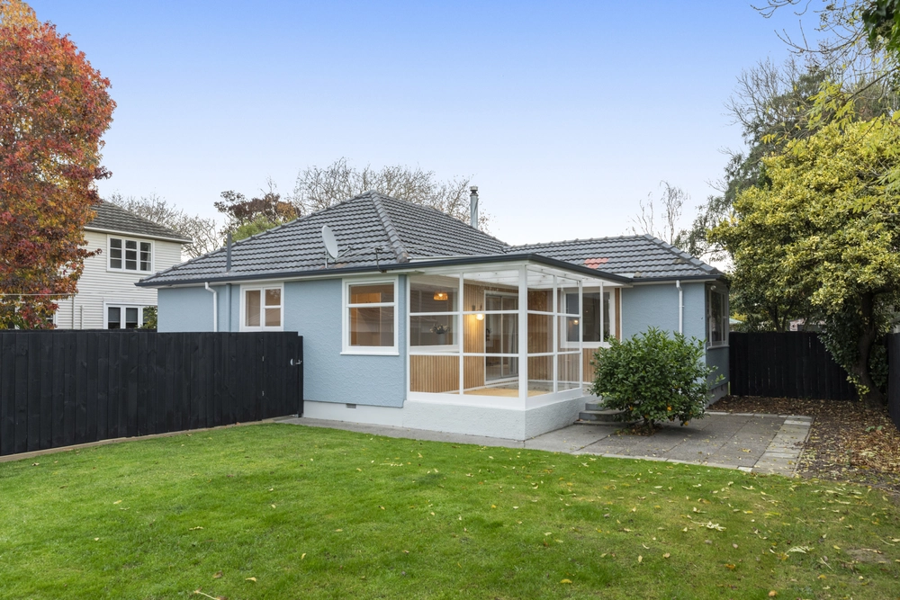 Photos of 36 Eveleyn Couzins Avenue