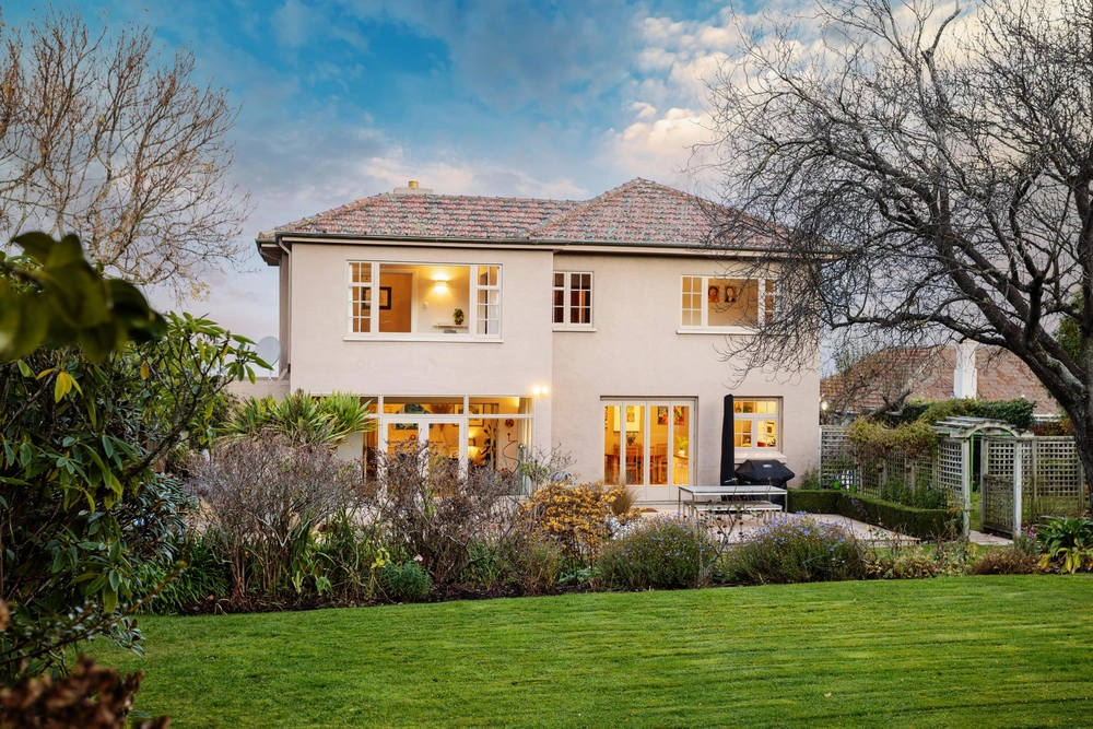 Photos of 8 Neidpath Road