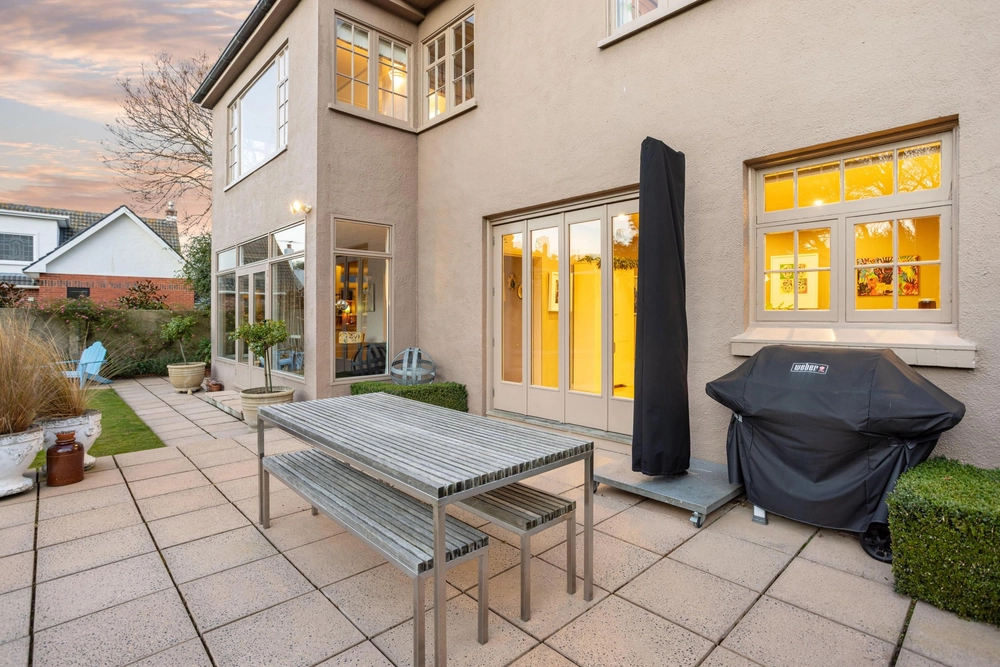 Photos of 8 Neidpath Road