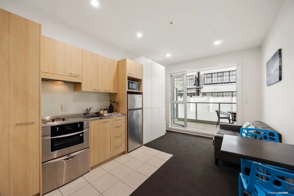 Photos of 210/85 Beach Road