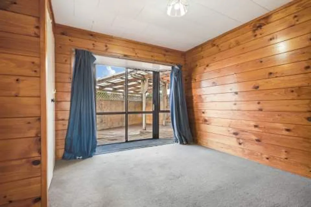 Photos of 48 Neri Crescent