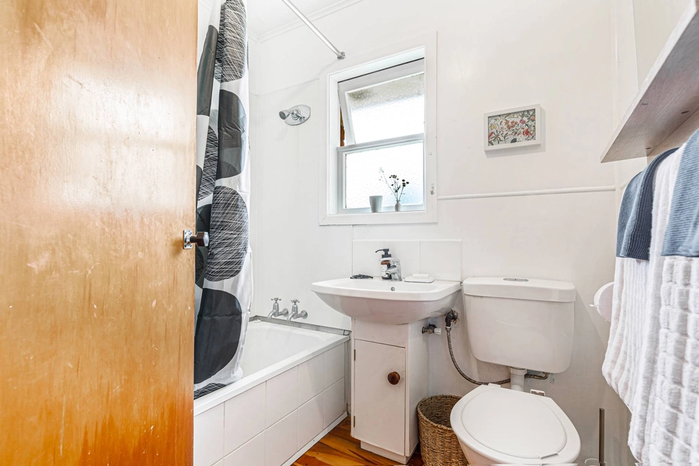 Photos of 16 ward crescent te