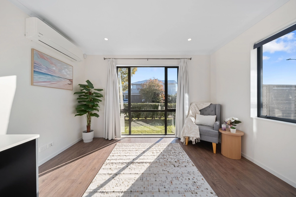 Photos of 9 Vincent McGrath Crescent