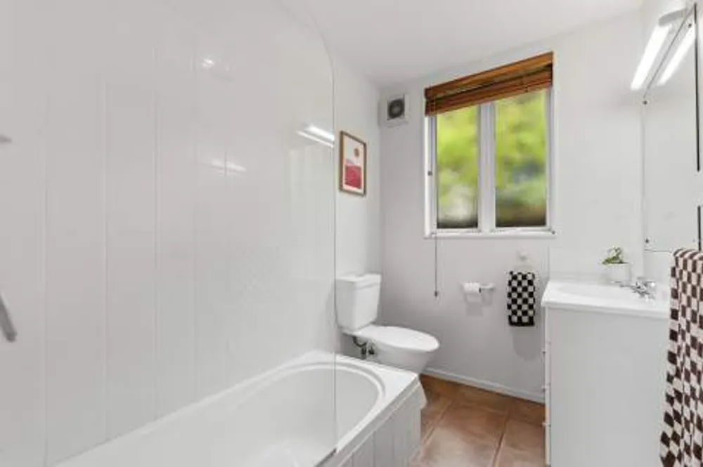 Photos of 1028A Papamoa Beach Road