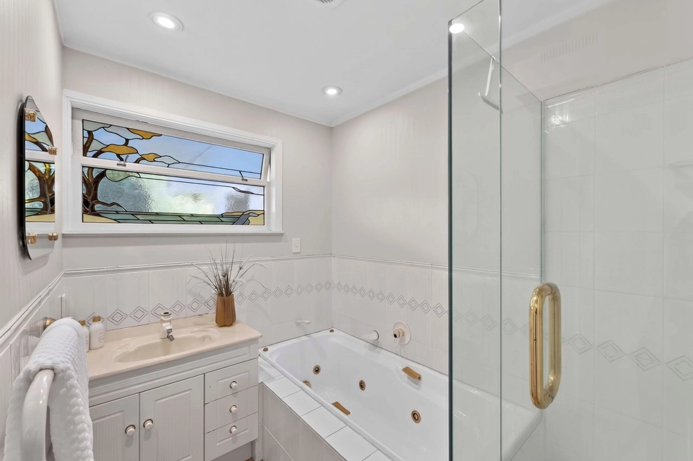 Photos of 9 Worcester Road