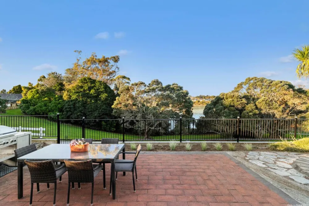 Photos of 11 Riverside Drive