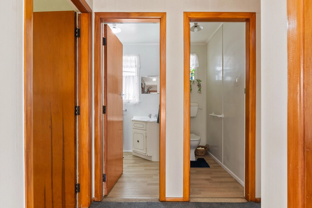 Photos of 21 Ropata Street