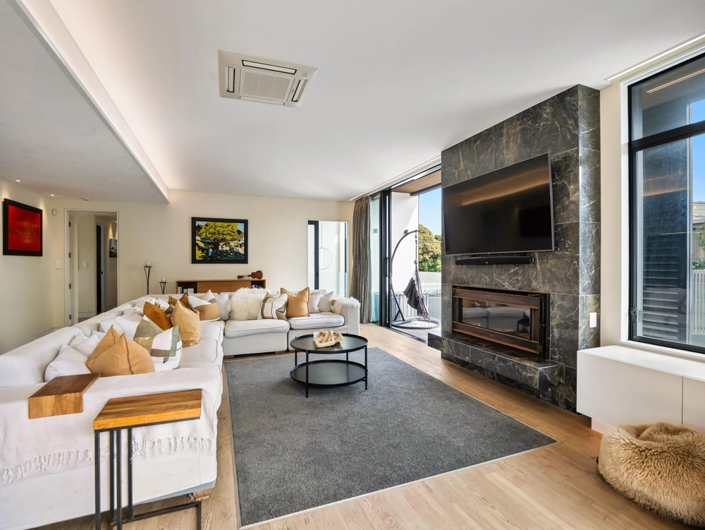 Photos of 171A Oceanbeach Road