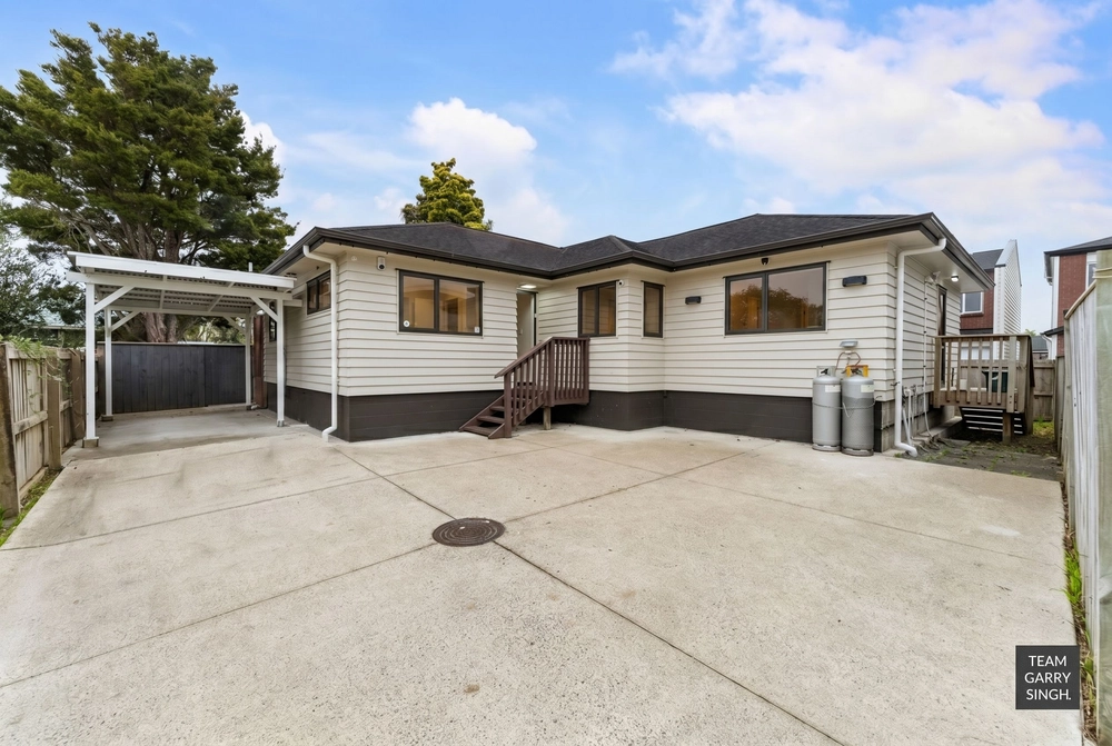 Photos of 12A Berwyn Avenue