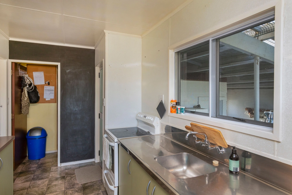Photos of 172 Whatatutu Road