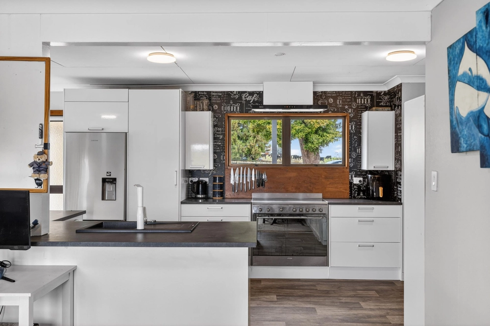 Photos of 216 Manuel Road