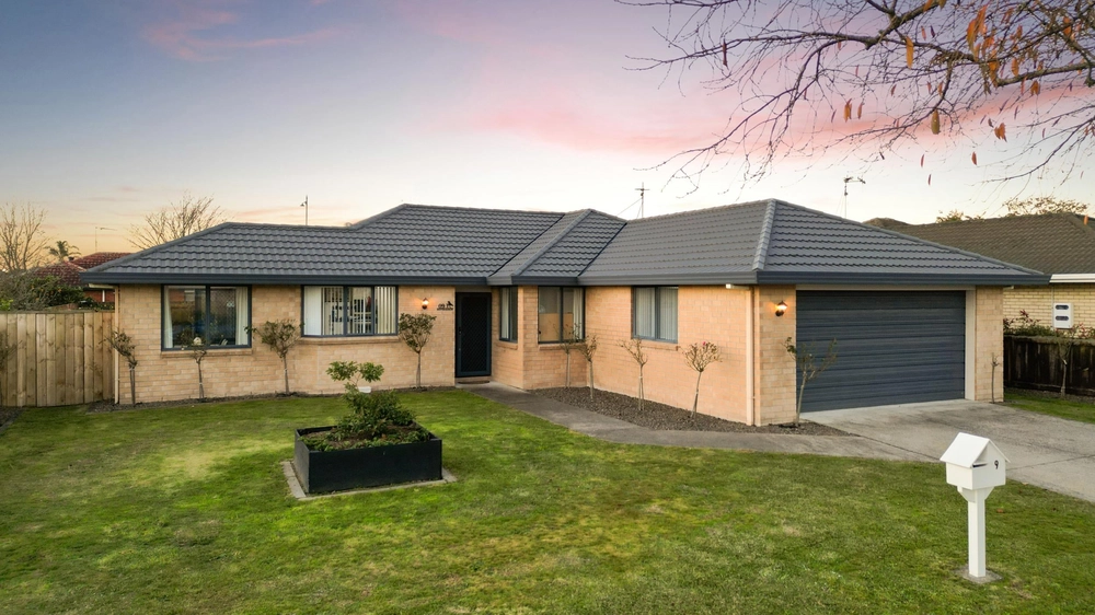 Photos of 9 Wembley Close