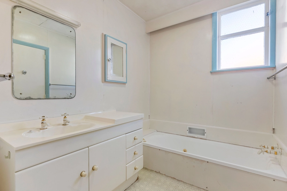 Photos of 9 Bassett Road