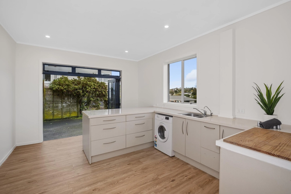 Photos of 53 Heron Avenue