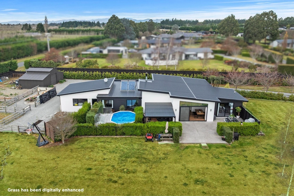 Photos of 18 Warwick Road