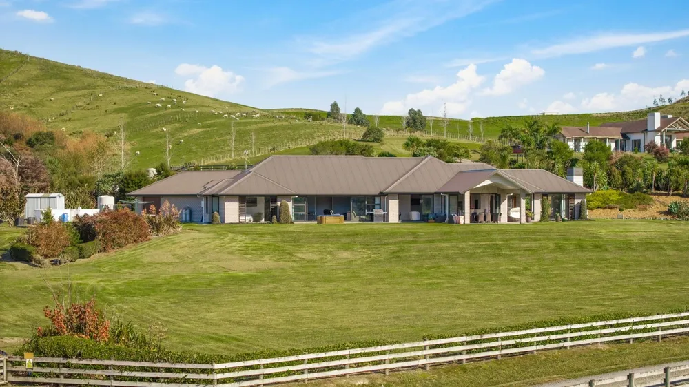 Photos of 246 Blackbridge Road