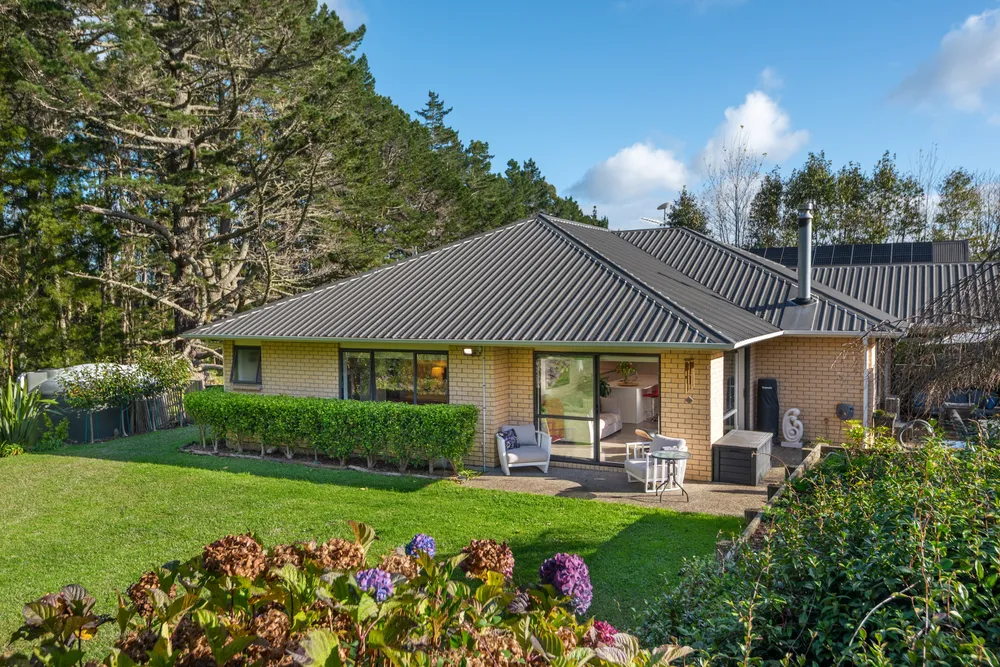 Photos of 108 Paremoremo Road