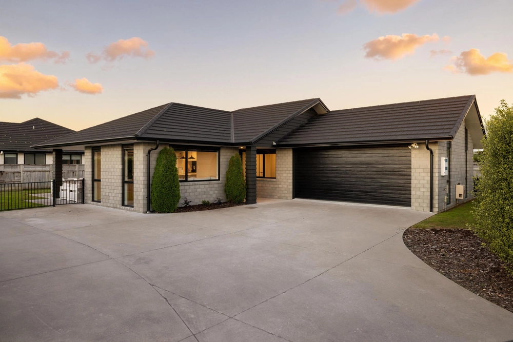 Photos of 23 Kingdon Street