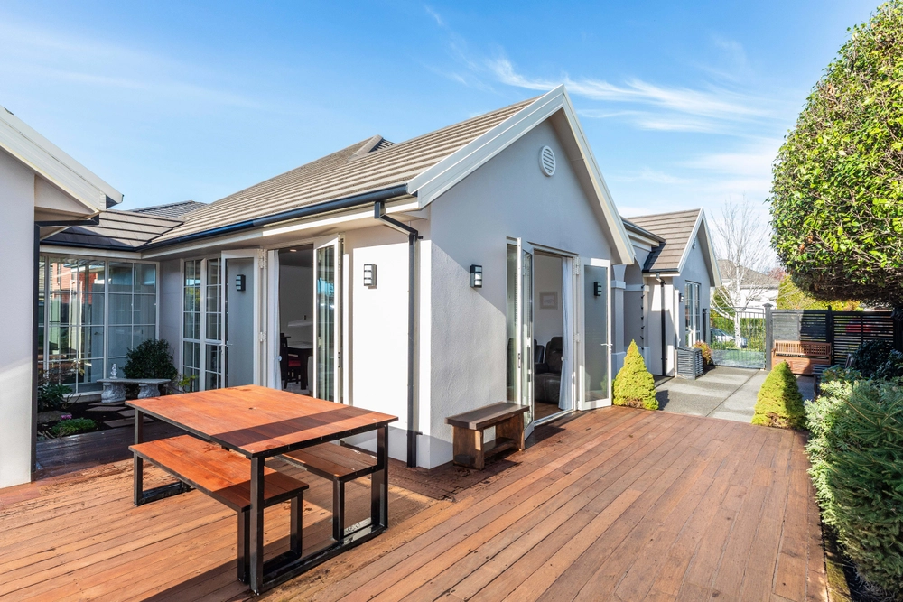 Photos of 2 Applefield Court