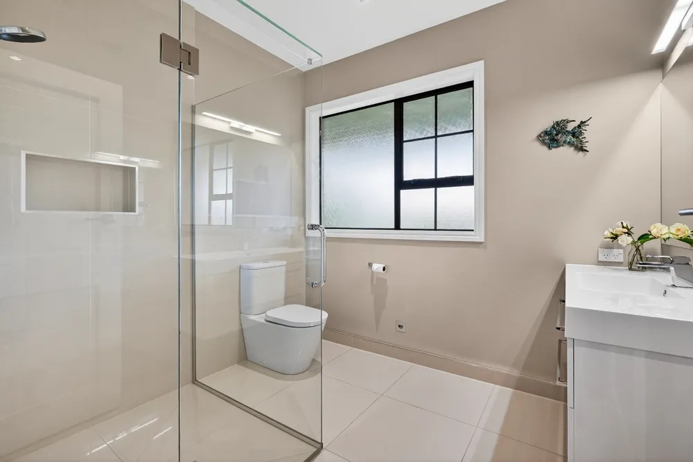 Photos of 136 Mcrobbie Road