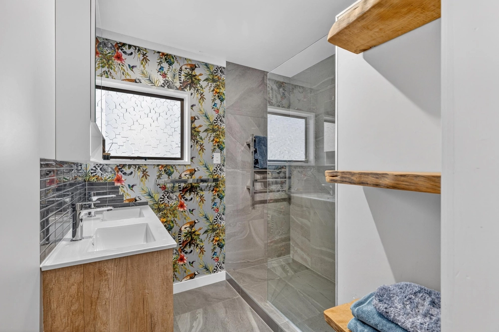 Photos of 216 Manuel Road