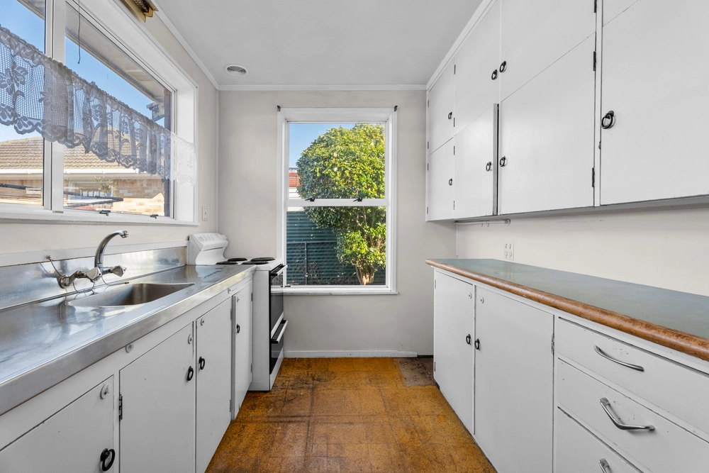 Photos of 2/150 St George Street