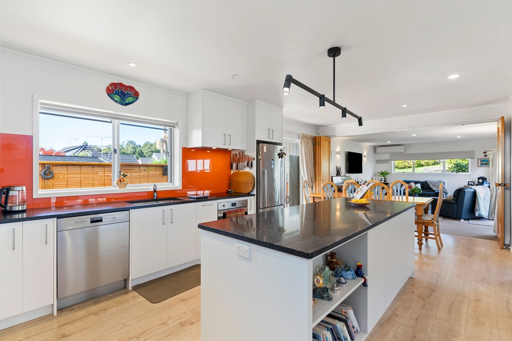 Photos of 18 Uppingham Crescent