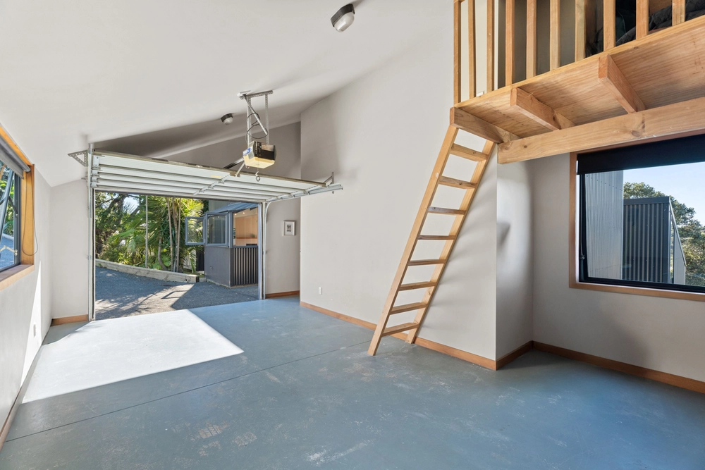 Photos of 31 Marine View Road